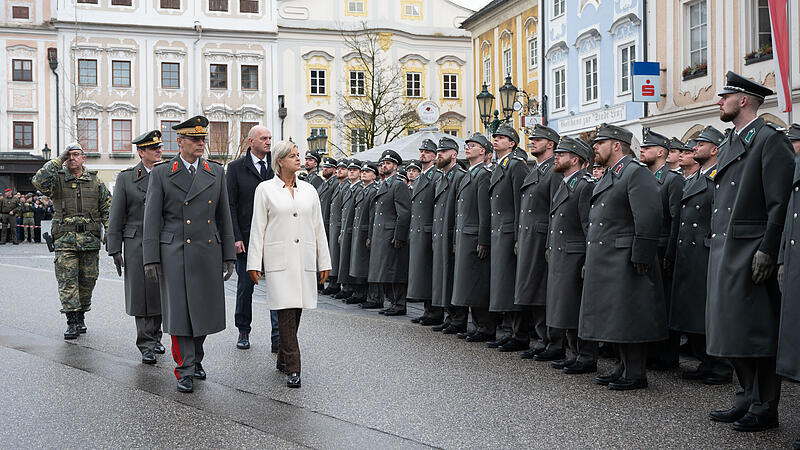 345 Wachtmeister: Zuwachs für das Rückgrat der Armee