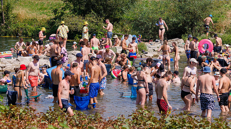 FREQUENCY 2024: BESUCHER / CAMPINGPLATZ