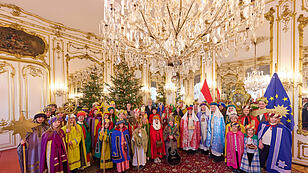 Sternsinger bei Van der Bellen