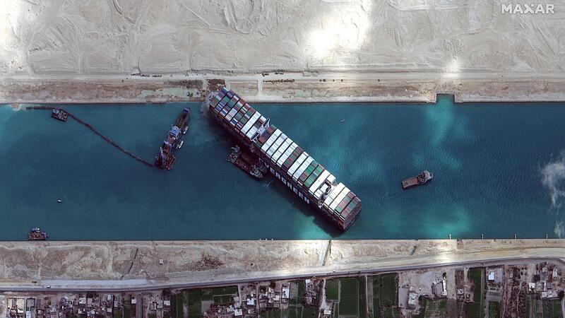 Suezkanal mit Rekordumsatz