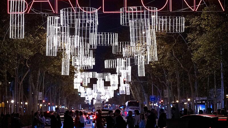 SPAIN-CHRISTMAS-LIGHTS