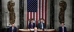 Israels Ministerpräsident Netanjahu bei seiner Rede im US-Kongress am Mittwoch, hinter ihm der Republikaner Johnson und der Demokrat Cardin