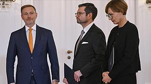 Scheidende FP-Regierungsmitglieder Christian Lindner, Marco Buschmann, Bettina Stark-Watzinger (v.l.)