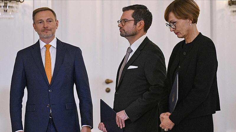 Scheidende FP-Regierungsmitglieder Christian Lindner, Marco Buschmann, Bettina Stark-Watzinger (v.l.)