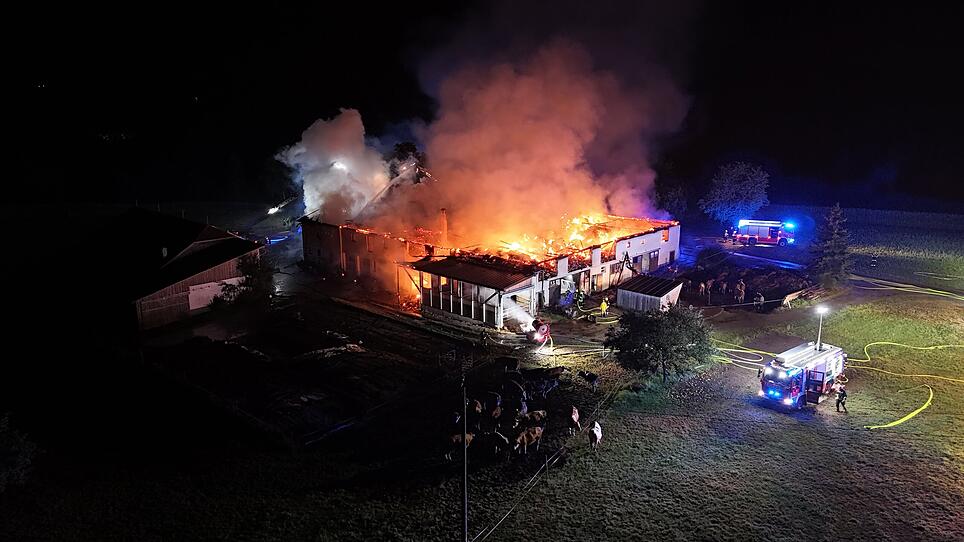 Blitzeinschlag auf dem Heuboden: Großbrand in Kefermarkt