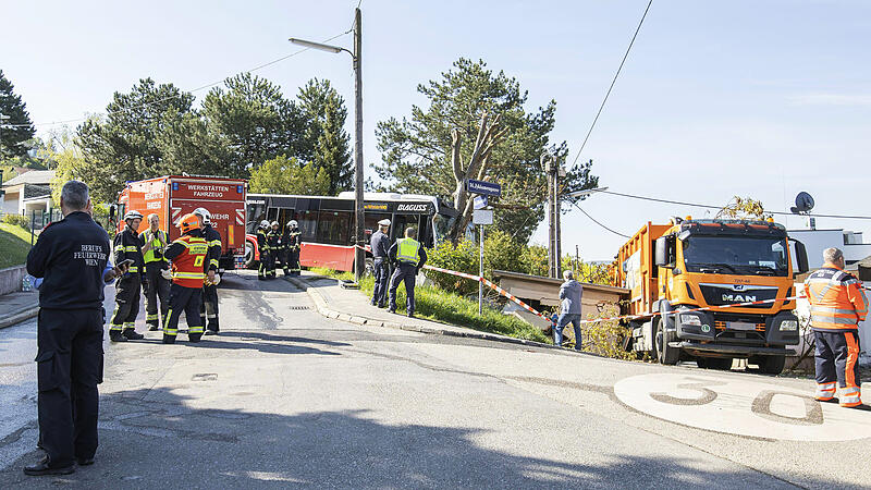 WIEN: SCHWERER UNFALL MIT …FFI-BUS