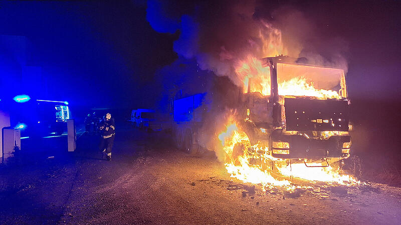 LKW-Brand in Asten rasch gelöscht