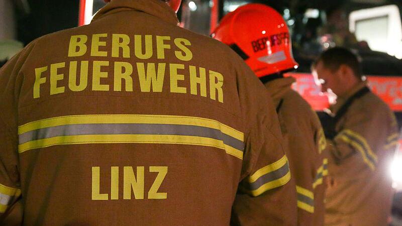 Berufsfeuerwehr Linz Feuerwehr Einsatz Brand Blaulicht