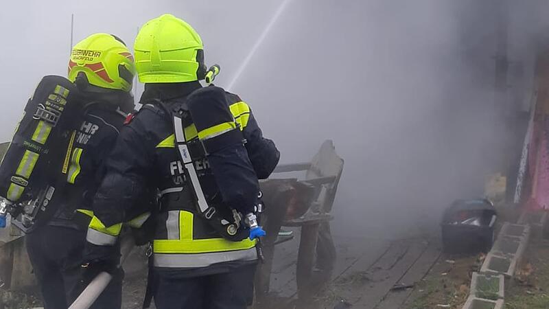 Brand einer Hütte im Einsatzgebiet der FF Ulmerfeld-Hausmening