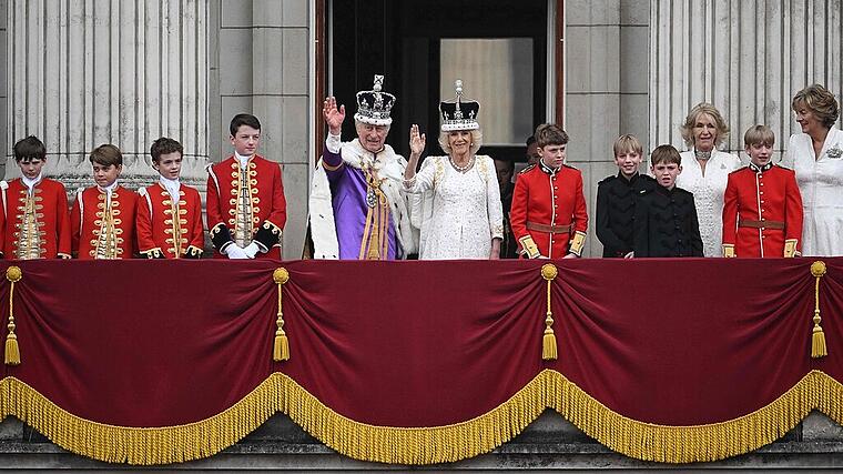 Coronation of King Charles III: lavish ceremony and procession