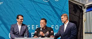 Arnold Schwarzenegger besucht BMW-Werk in Steyr