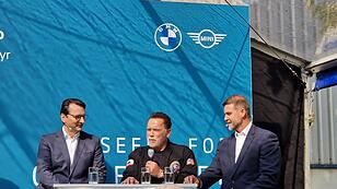 Arnold Schwarzenegger besucht BMW-Werk in Steyr