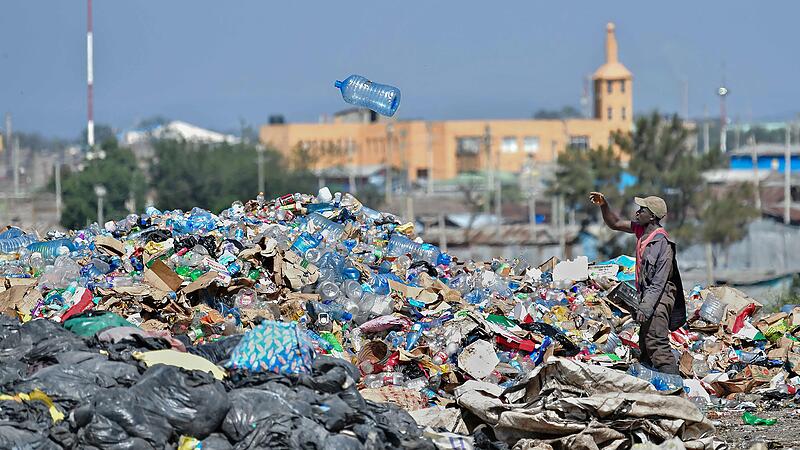 Plastik-Konferenz: UN-Staaten ringen um Regeln im Kampf gegen Müllberg