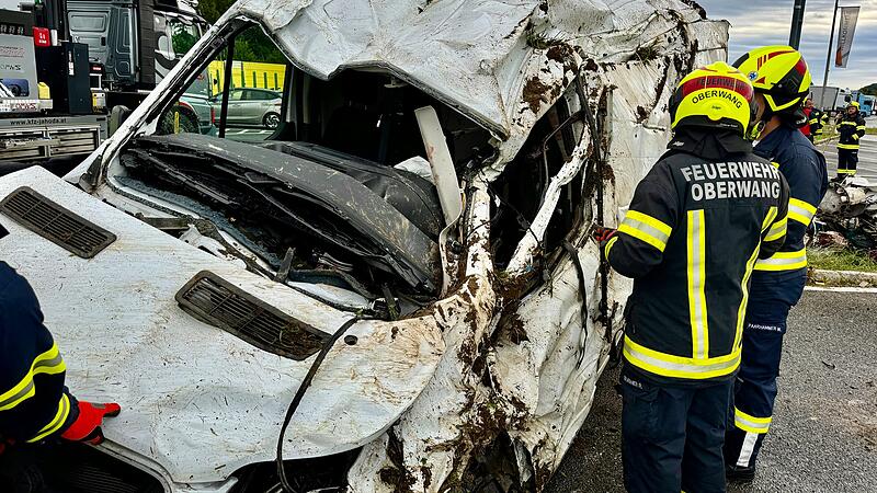 Tödlicher Verkehrsunfall auf Rastplatz Straß