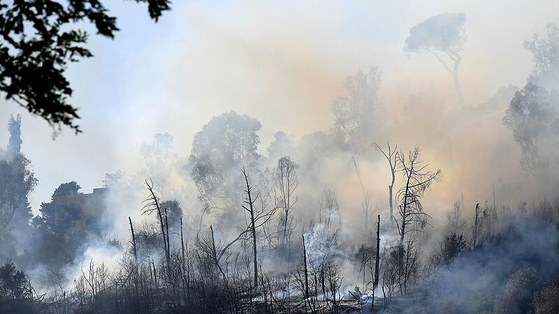 TOPSHOT-ITALY-FIRE