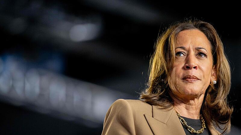 US-KAMALA-HARRIS-CAMPAIGNS-FOR-PRESIDENT-IN-ARIZONA