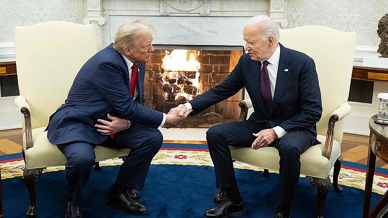 Trump Biden Oval Office