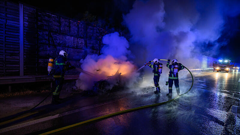 PKW-Brand auf der A1 Westautobahn führt zu Verzögerungen