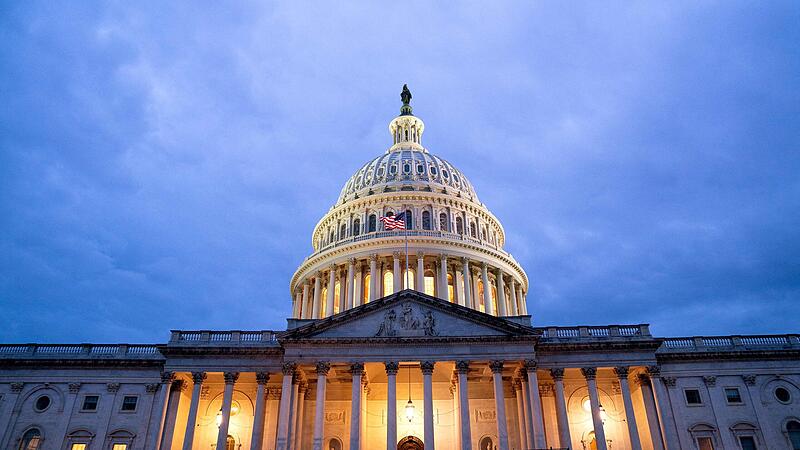 Auch der US-Kongress - bestehend aus Repräsentantenhaus und Senat - wird zum Großteil neu gewählt.