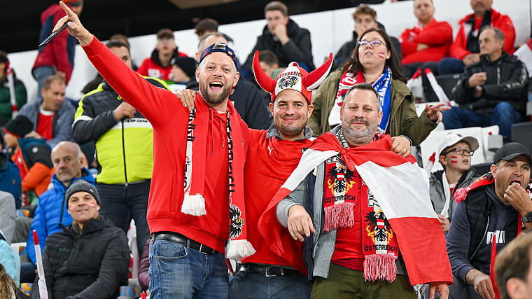 Fußballfans bejubeln 5:1 in Linz