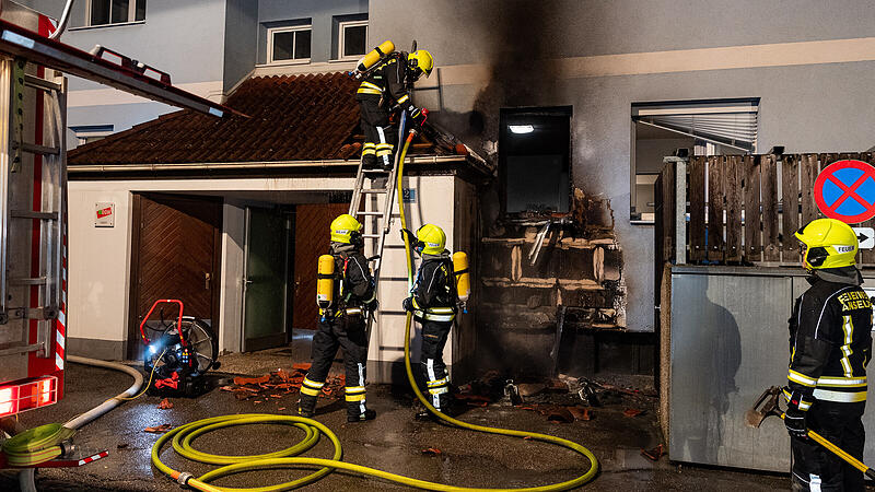 Ansfelden: Zündler löste Wohnhaus-Brand aus