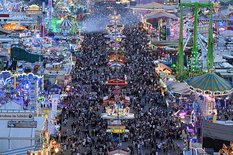 GERMANY-BEER-FESTIVAL-OKTOBERFEST