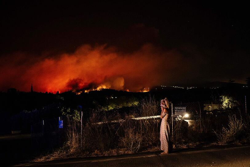 Großbrand nahe Athen tobt weiter