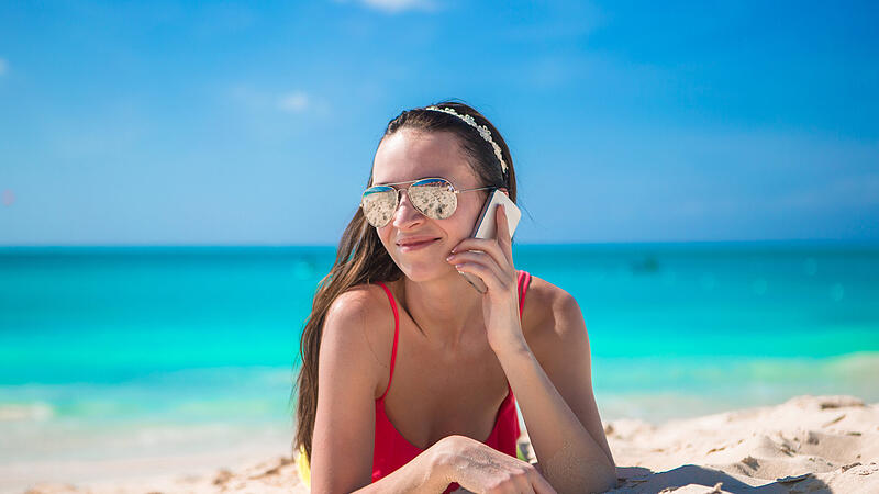 Handy im Urlaub: Worauf Nutzer achten müssen