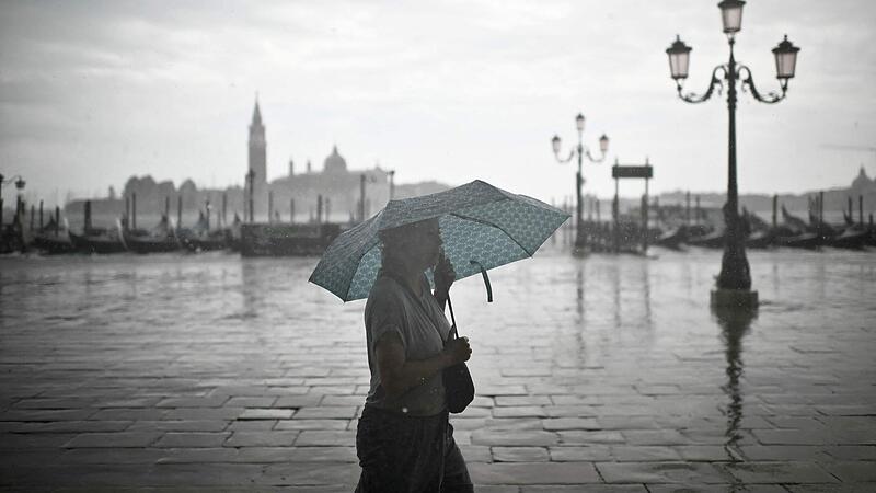 ITALY-VENICE-WEATHER-HIGH-TIDE