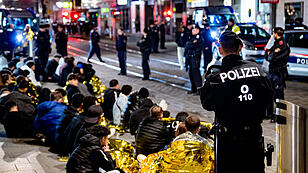 Large-scale police operation on Halloween night in Linz