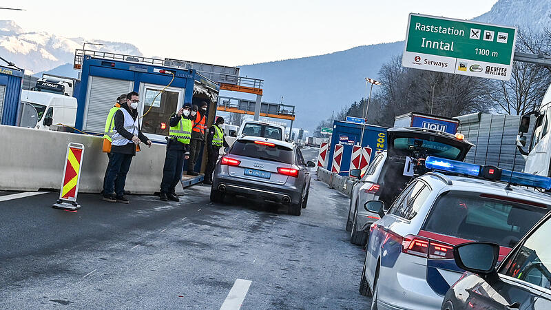 CORONA:  TIROL - AUSREISETESTKONTROLLEN KUFSTEIN