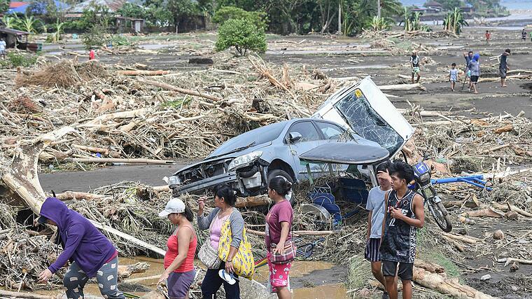 Tropensturm "Trami": Bereits 66 Tote auf den Philippinen