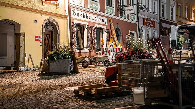 AUT, Unterwegs in Innviertel,  Großer Rettungseinsatz im Innviertel, 1 Person Tot aufgefunden in den Nachtstunden