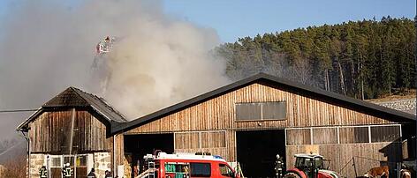 Wärmelampe löste Bauernhofbrand in Neumarkt aus