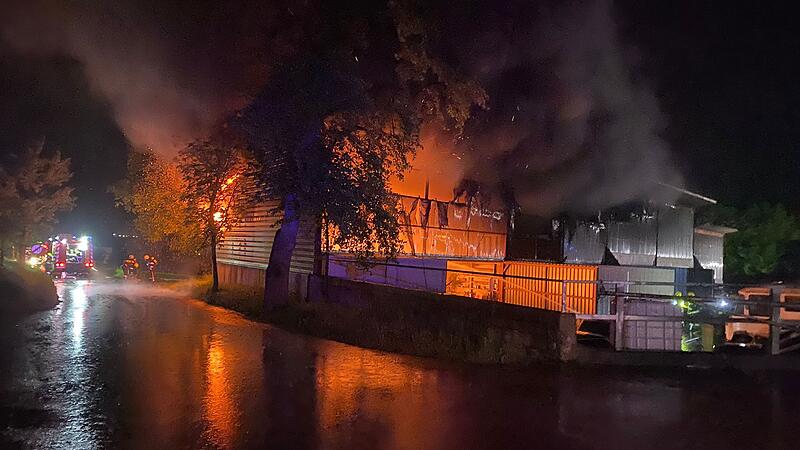 Explosionen erschwerten Löscharbeiten