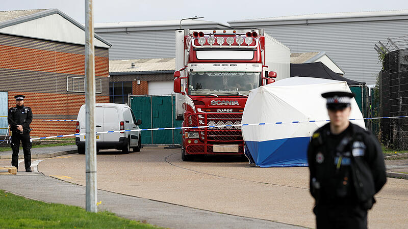 Großbritannien: 39 Leichen in einem Lkw entdeckt