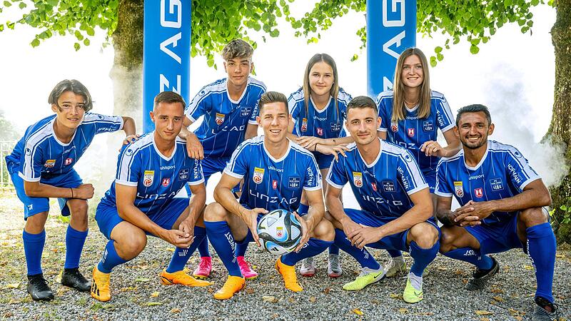 Das neue Trikot des FC Blau-Weiß Linz mit einem Querpass zum SK Vöest