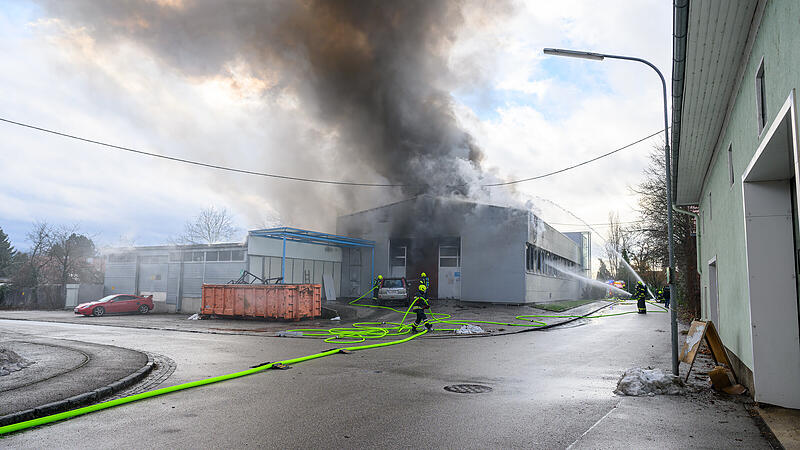 Großbrand bei Firma in Hörsching